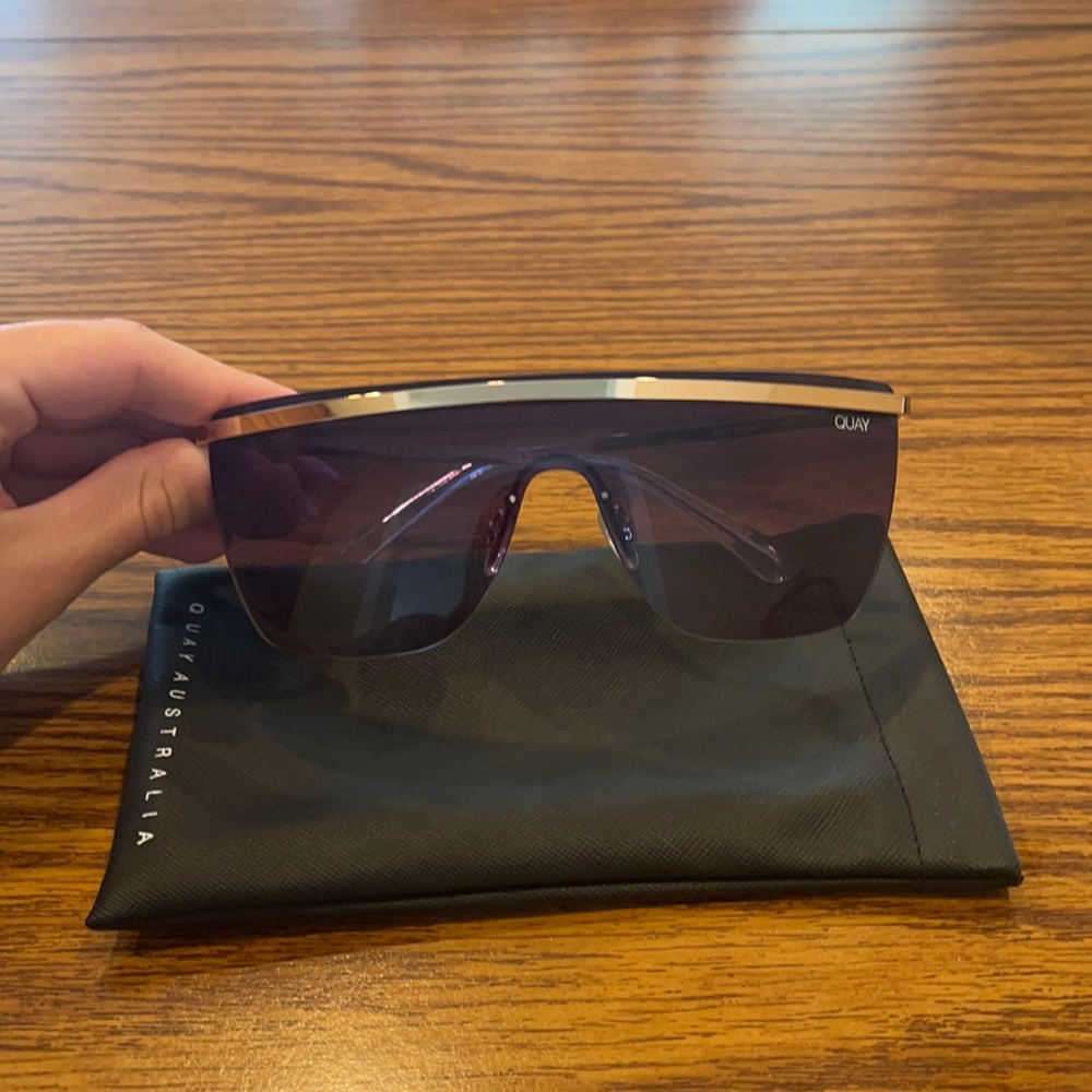 Purple/Gold Quay shield sunglasses